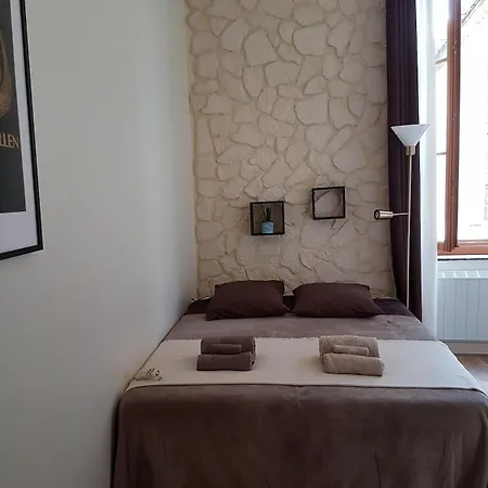 De La Tour Avec Piscine Entre Carcassonne Et Narbonne Apartment