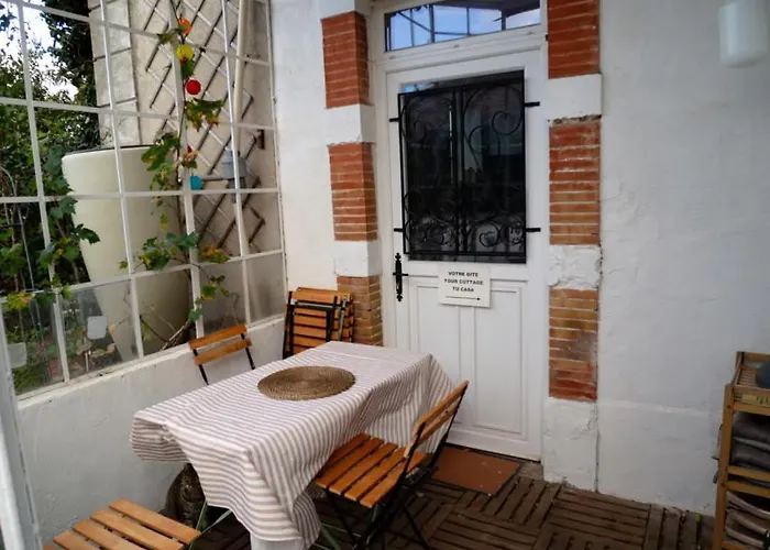 De La Tour Avec Piscine Entre Carcassonne Et Narbonne *